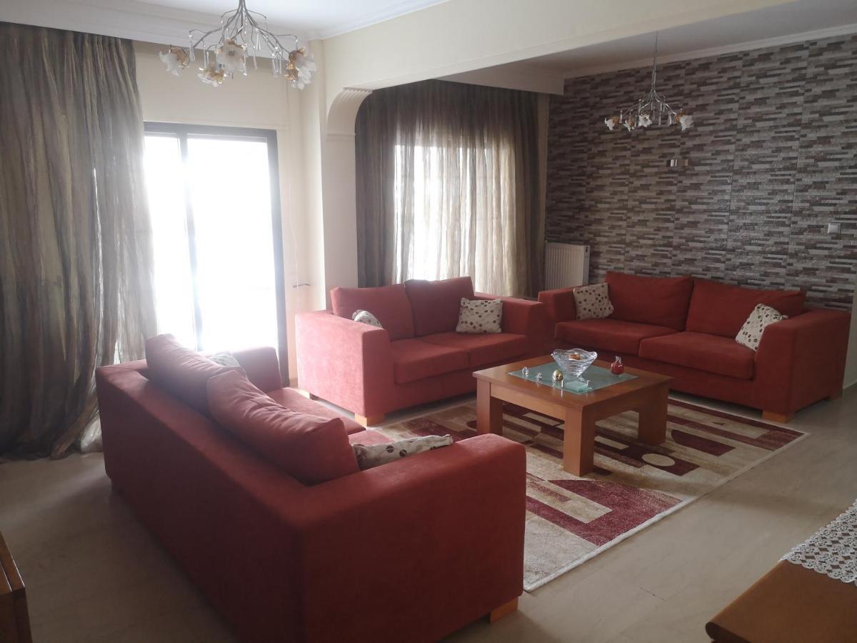 Comfortable Apartment In Kato Toumpa Tesalonika Bagian luar foto