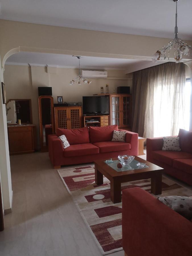 Comfortable Apartment In Kato Toumpa Tesalonika Bagian luar foto