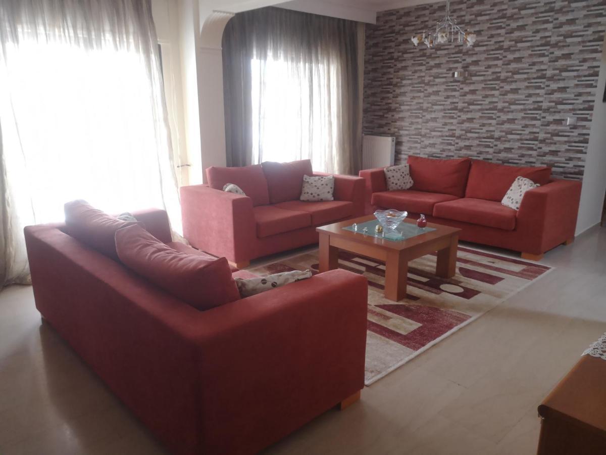Comfortable Apartment In Kato Toumpa Tesalonika Bagian luar foto