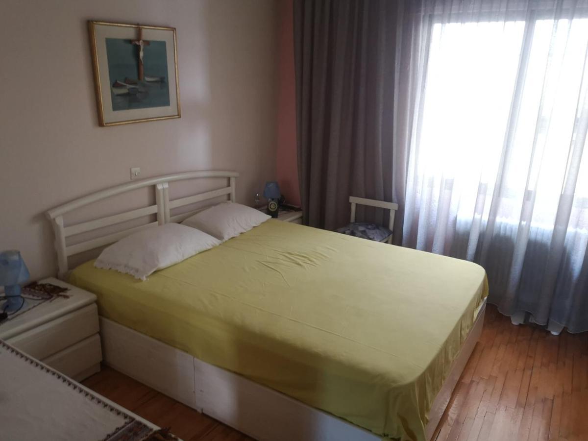 Comfortable Apartment In Kato Toumpa Tesalonika Bagian luar foto